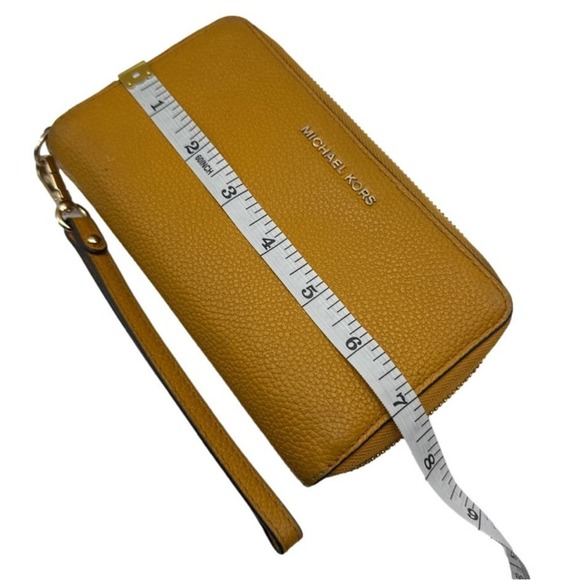 MICHAEL KORS Zipper Around Wallet - Picture 8 of 11